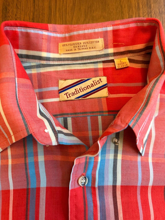 Vintage Traditionalist Men's Red and Blue Plaid Short Sleeve Button Down Shirt