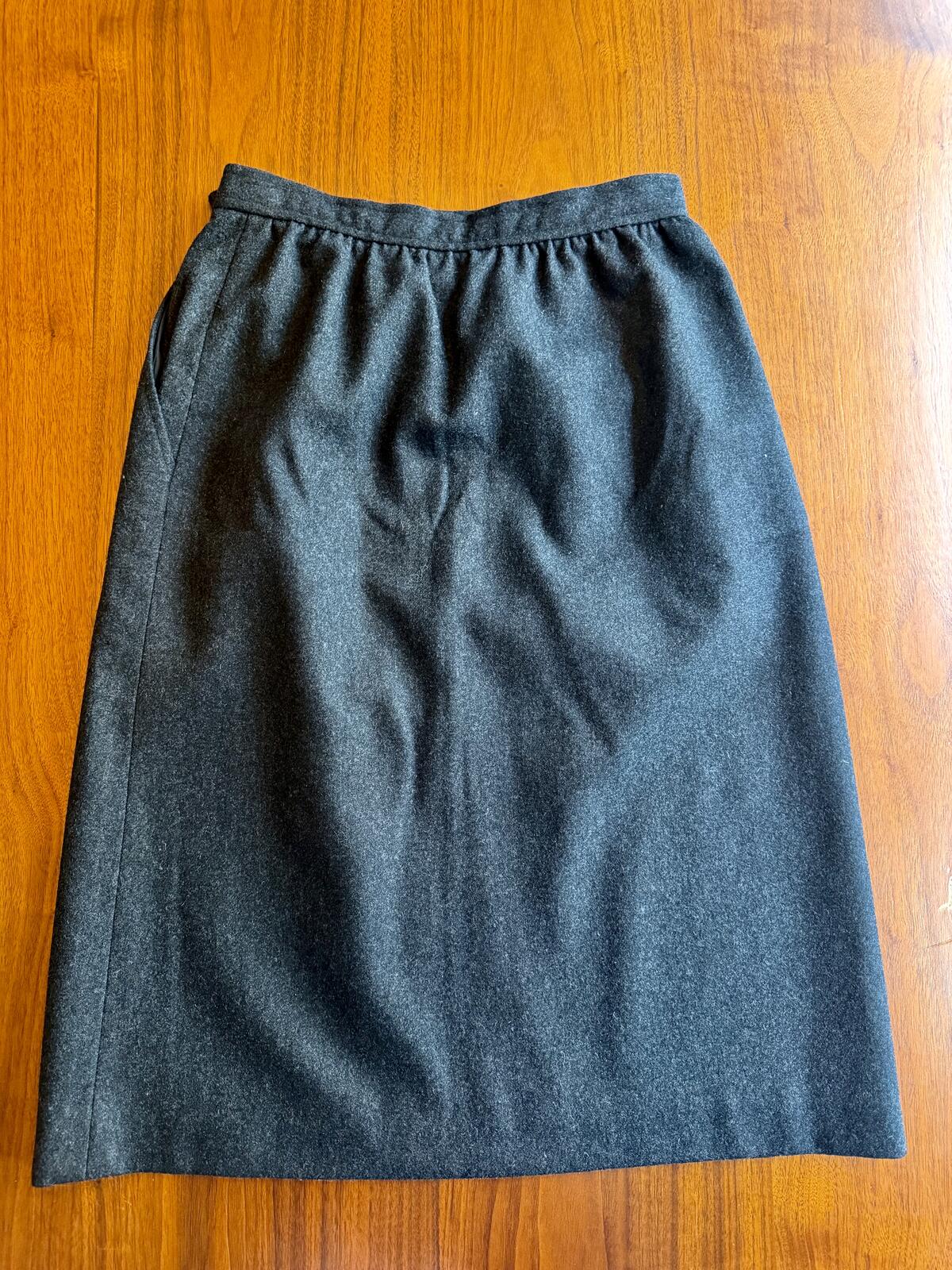 Vintage Evan-Picone Petites Women's Gray Wool Blend Knee-Length Skirt - Size 10P