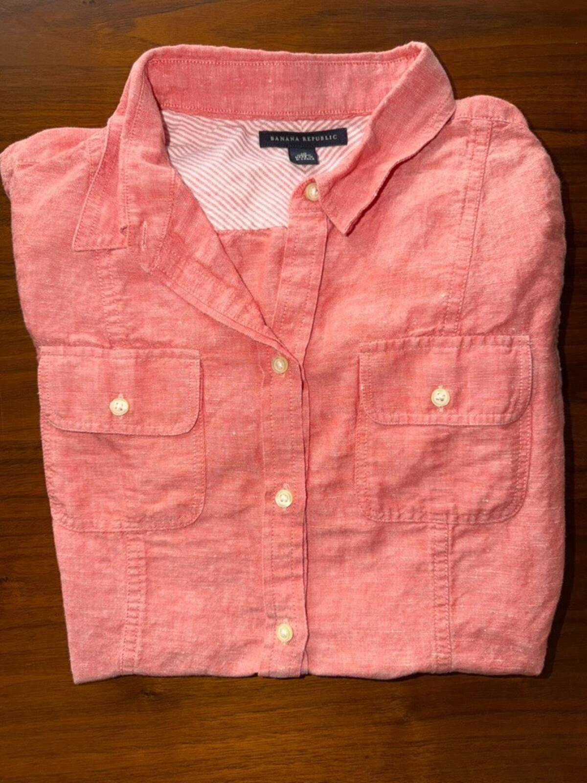 Banana Republic Women's Soft Wash Coral Linen Blend Button Down - Size 10.