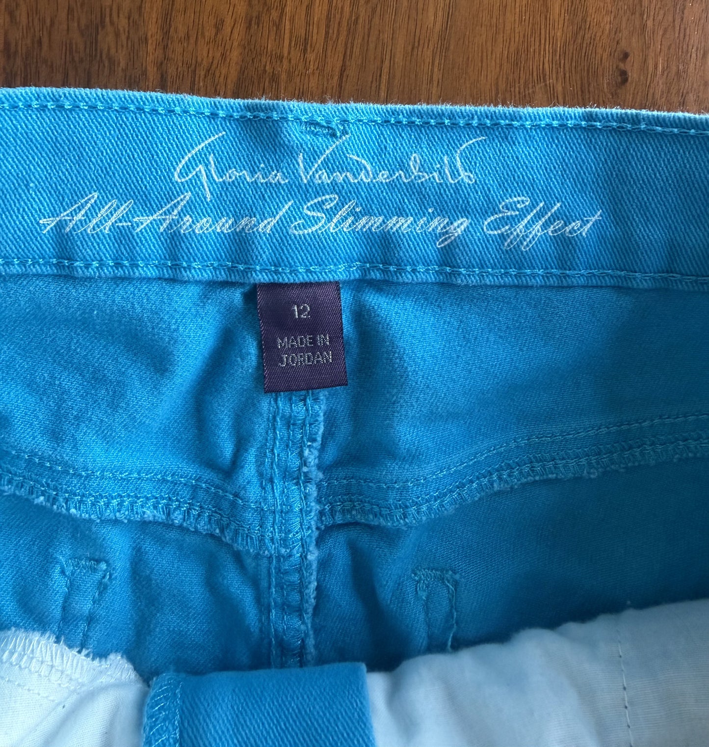 Gloria Vanderbilt Women's All Around Slimming Effect Turquoise Shorts - Size 12