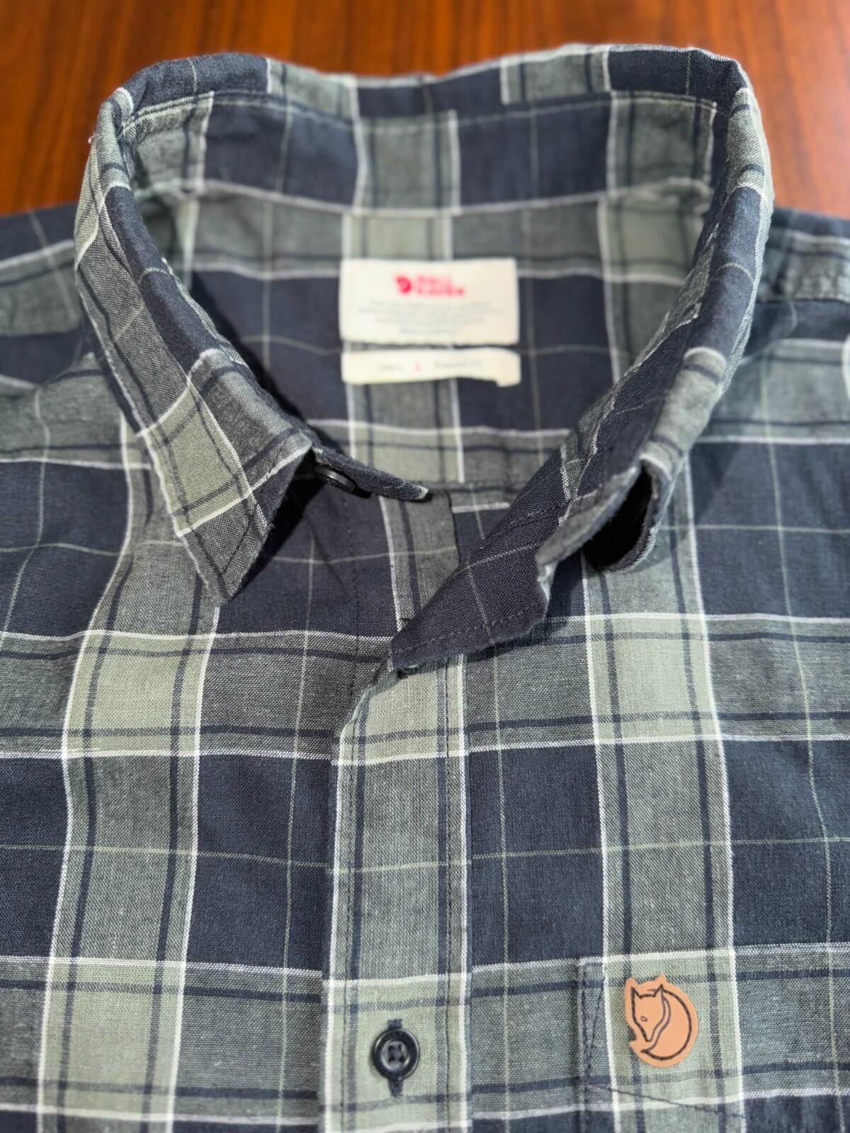 Fjallraven Men's Ovik Travel Short Sleeve Plaid Shirt Patina Green/Dark Navy L