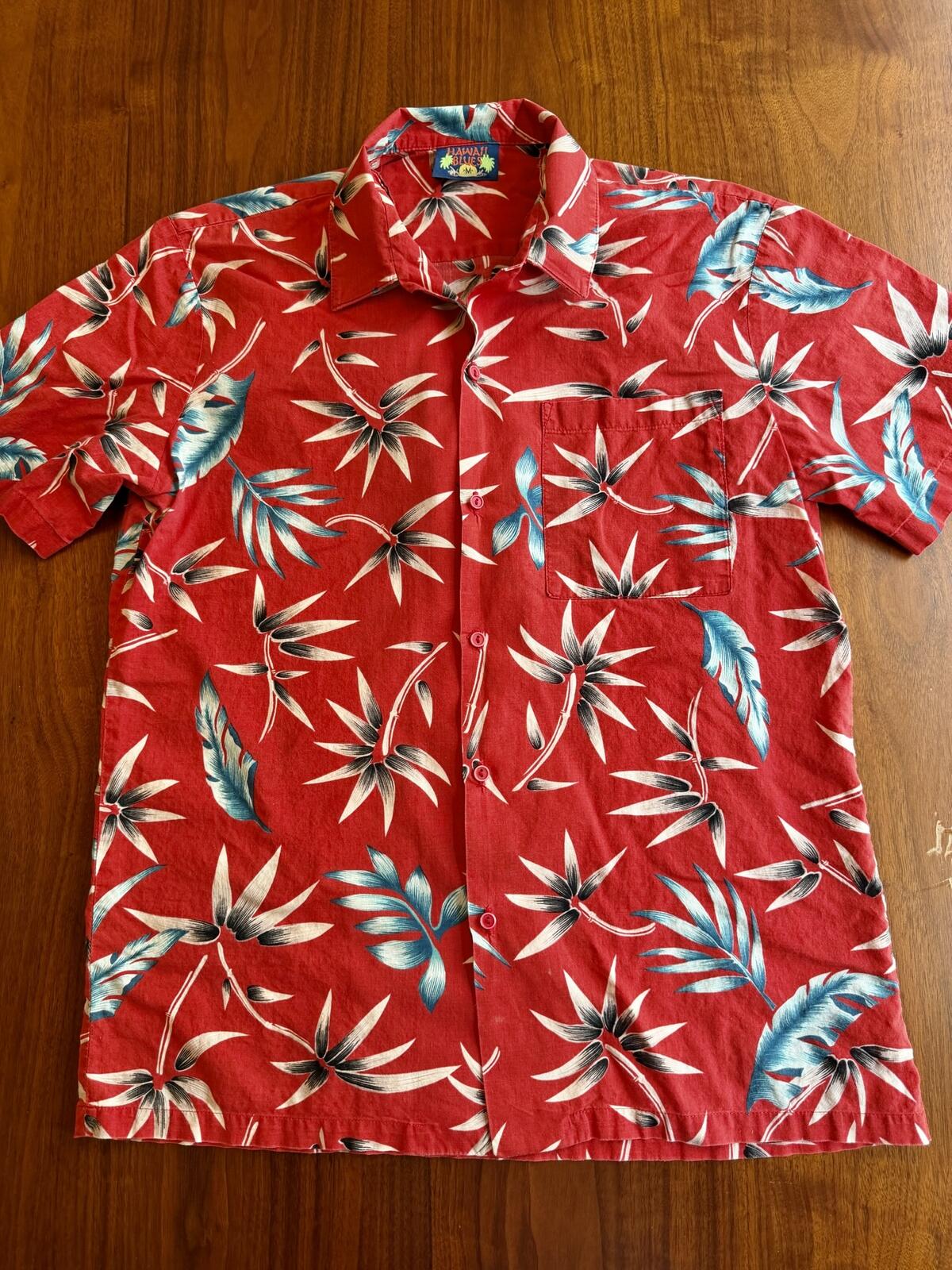 Hawaii Blue Red Tropical Print Short Sleeve Button-Up Shirt - Size M