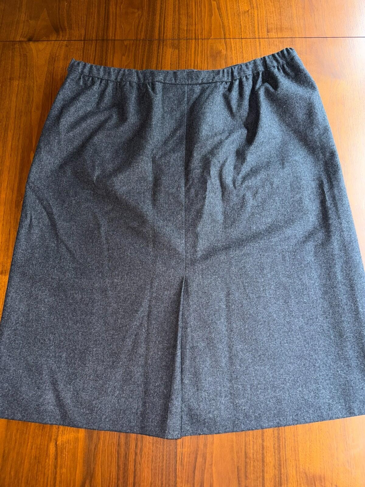 Vintage Pendleton Women's 100% Virgin Wool A-Line Skirt Grey - Size 16.