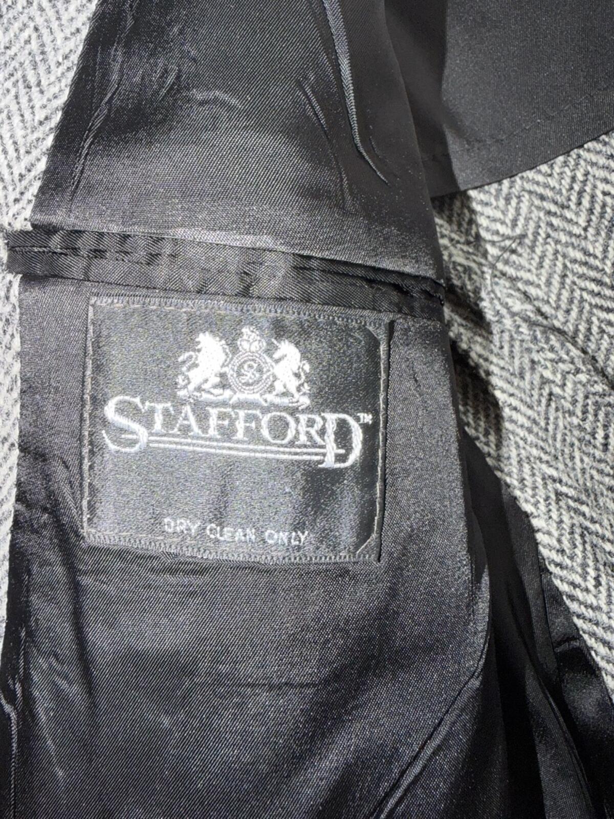 Stafford Harris Tweed Gray Herringbone Wool Sport Coat - Size 40