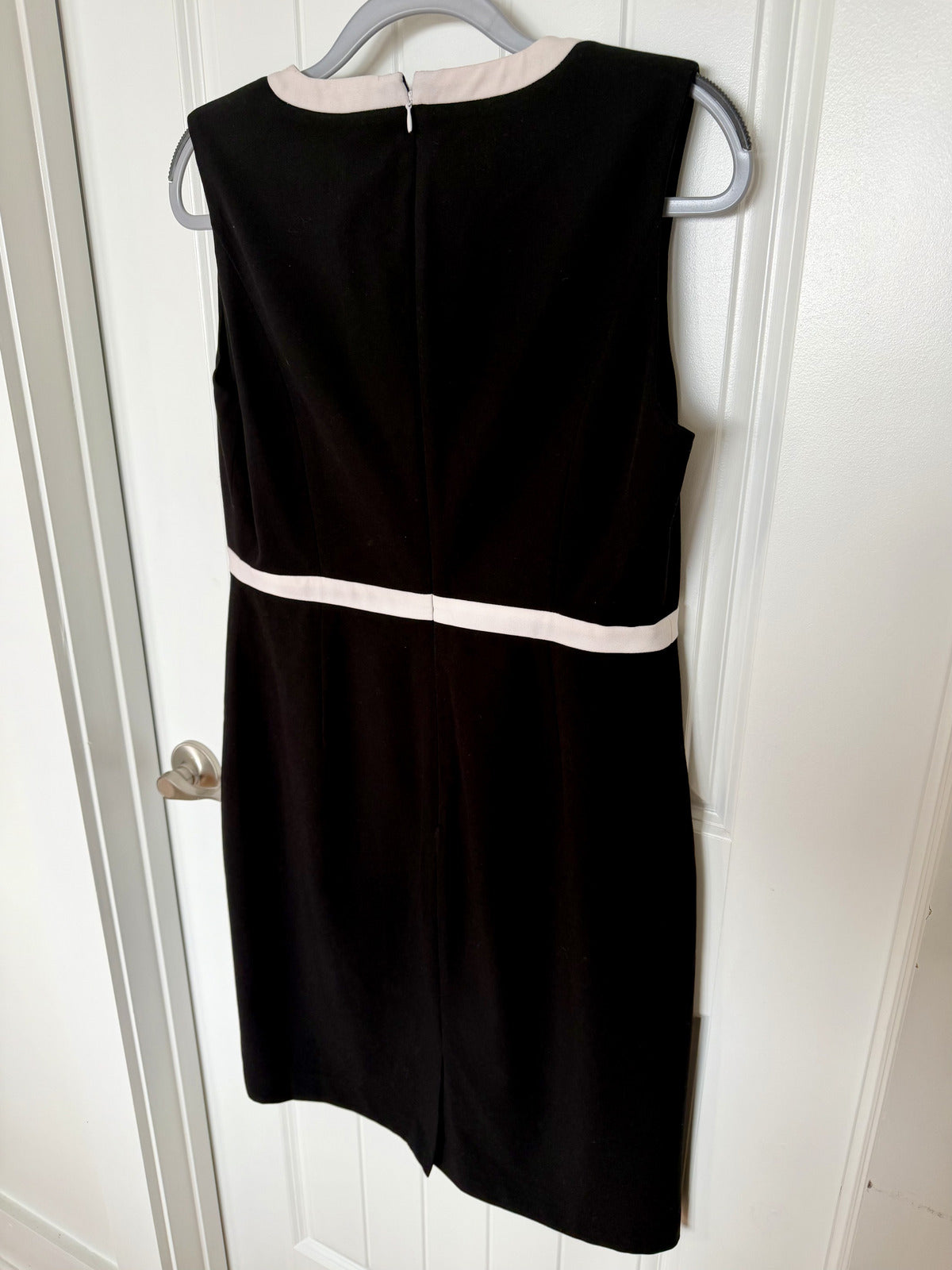 Calvin Klein Women's Black Sleeveless Sheath Dress with White Trim - Size 12