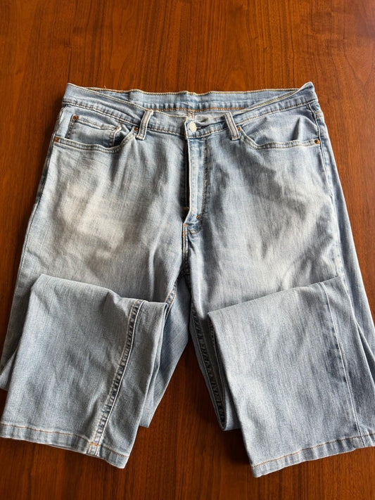Vintage Levi's Men's 541 Taper Light Wash Jeans - 36x32