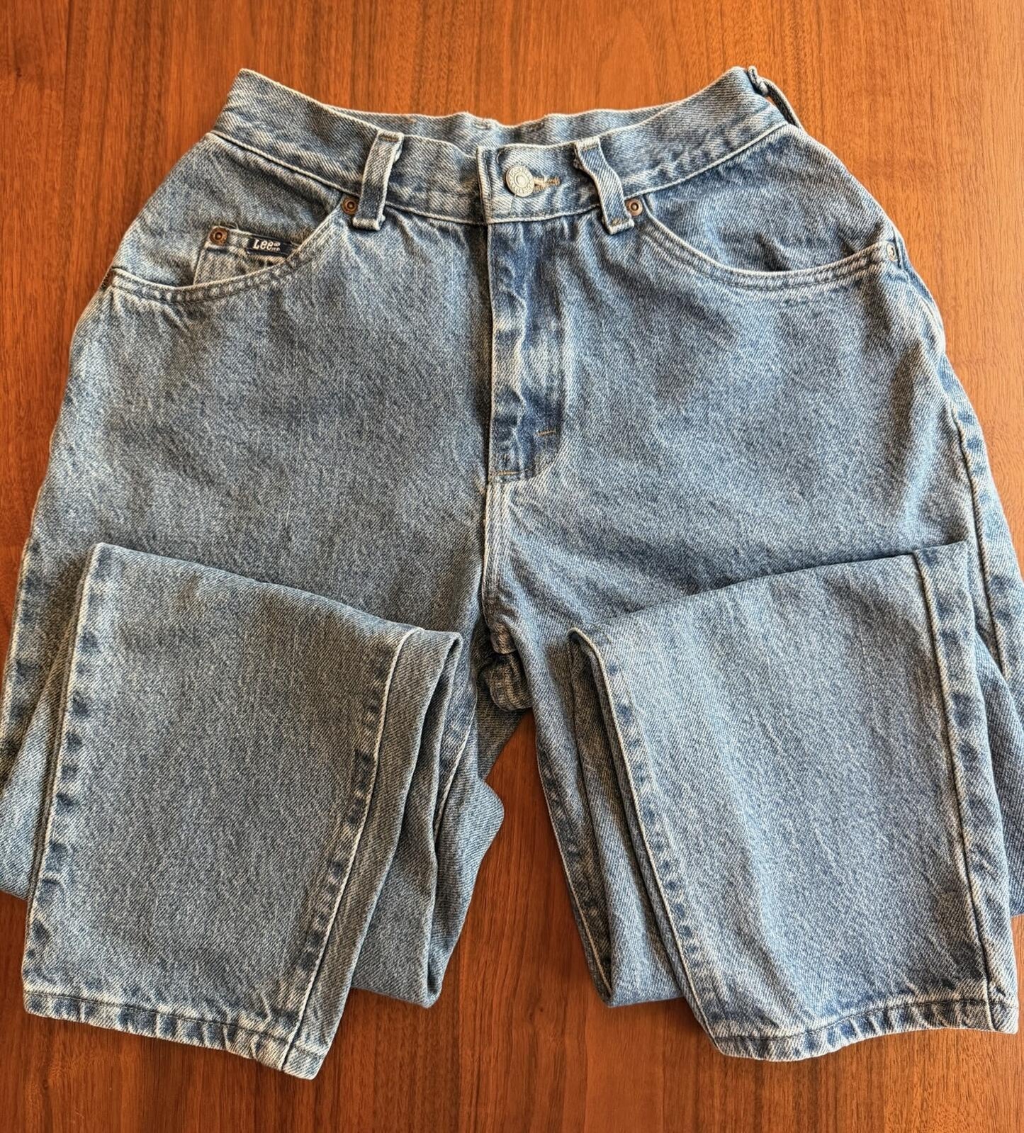 Vintage 90s Lee Light Wash High-Waisted Tapered Leg Mom Jeans - Size 6S