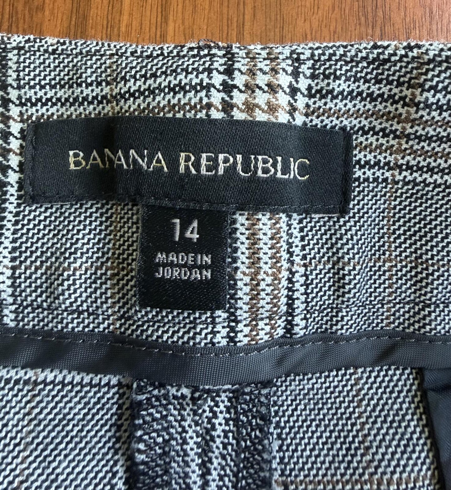 Banana Republic Women's Black Plaid Pleated & Cuffed Dress Pants - Size 14