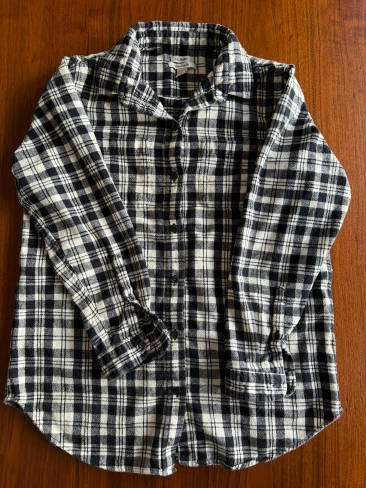 L.L. Bean Women's Relaxed Fit Scotch Plaid Flannel Black & White - Size M