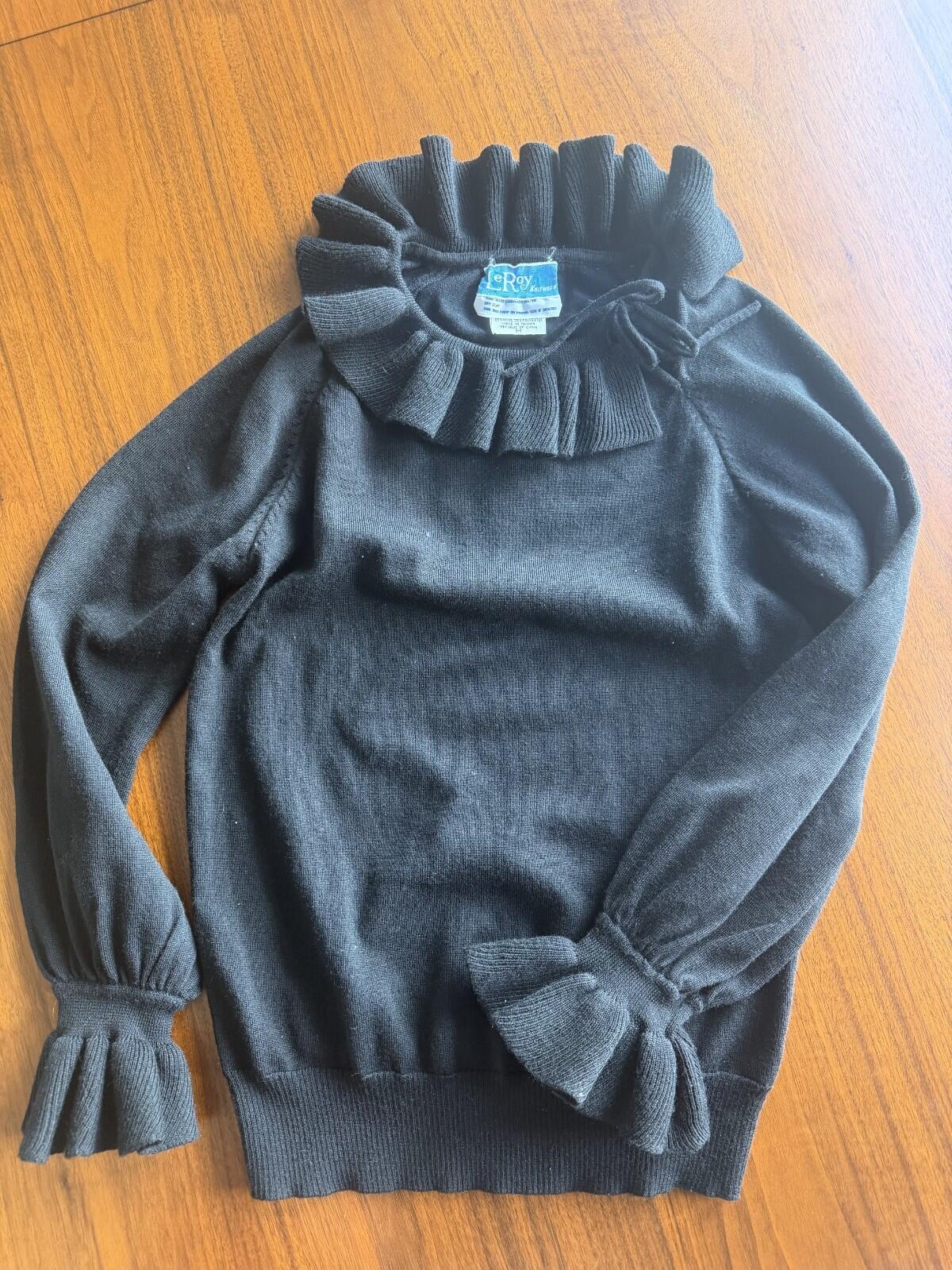 Vintage LeRoy Knitwear Women's Black Ruffle Collar Wool Blend Sweater - Size M