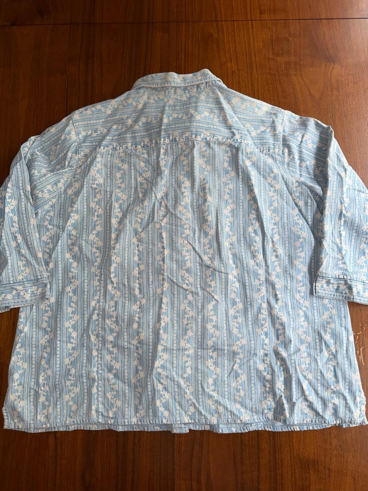 Vintage Classic Elements Women's Patterned Denim Button Down Shirt - Size L.