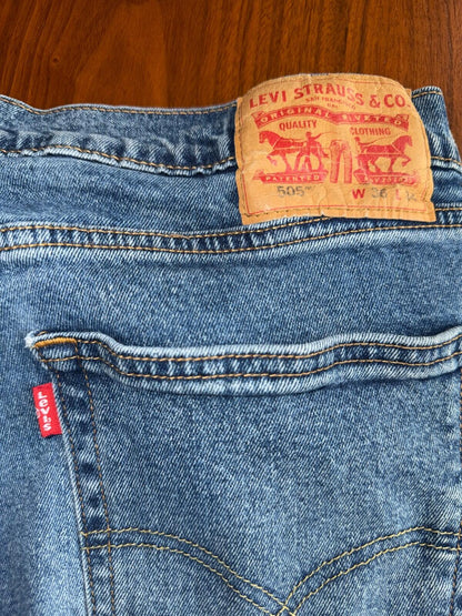 Levi's 505 Men's Jeans Regular Fit Straight Leg Medium Wash Red Tab 36x34