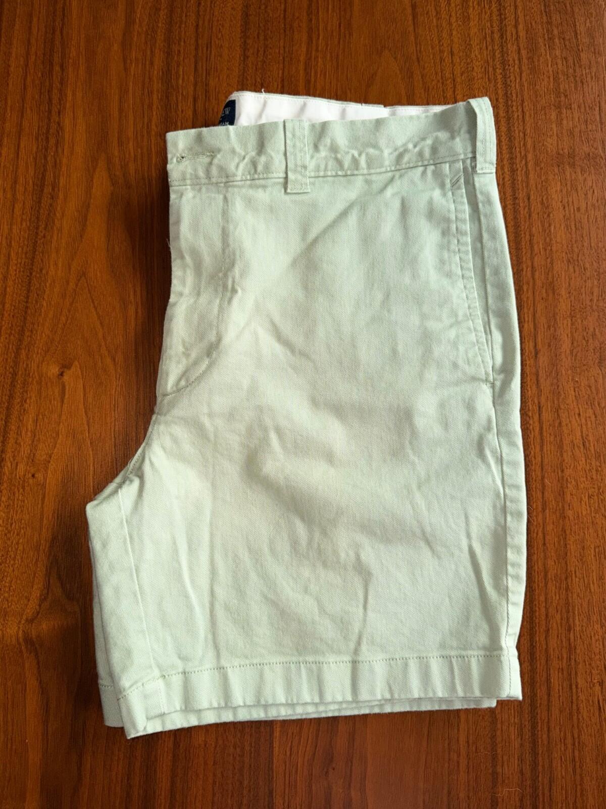J.Crew Men's 7" Inseam Stretch Chino Shorts in Sage Green Size 34