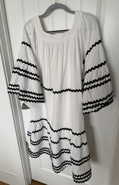 Lisa Marie Fernandez White Dress with Black Bric Brac Trim - Size S