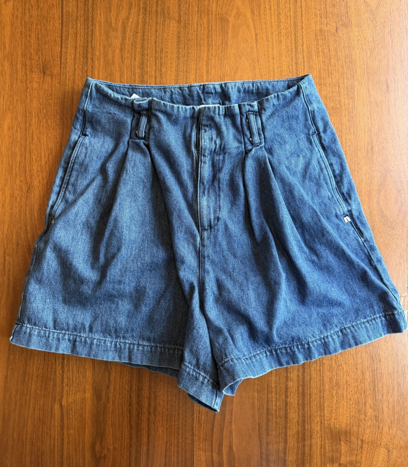 Nicla Women's Blue Denim Pleated High Waisted Shorts - Size 12