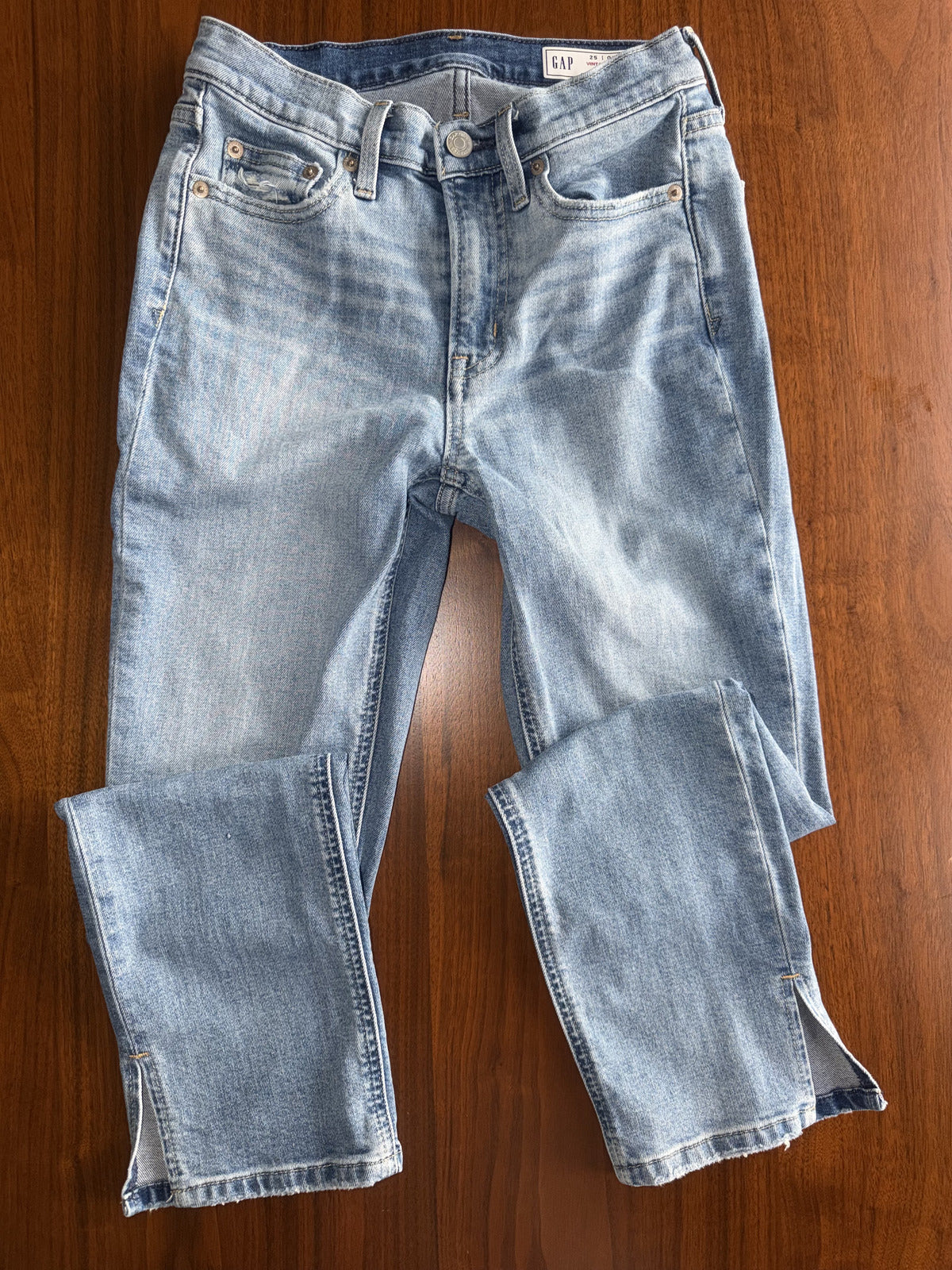 Vintage GAP Women's Slim Mid Rise Light Blue Jeans - Size 25R