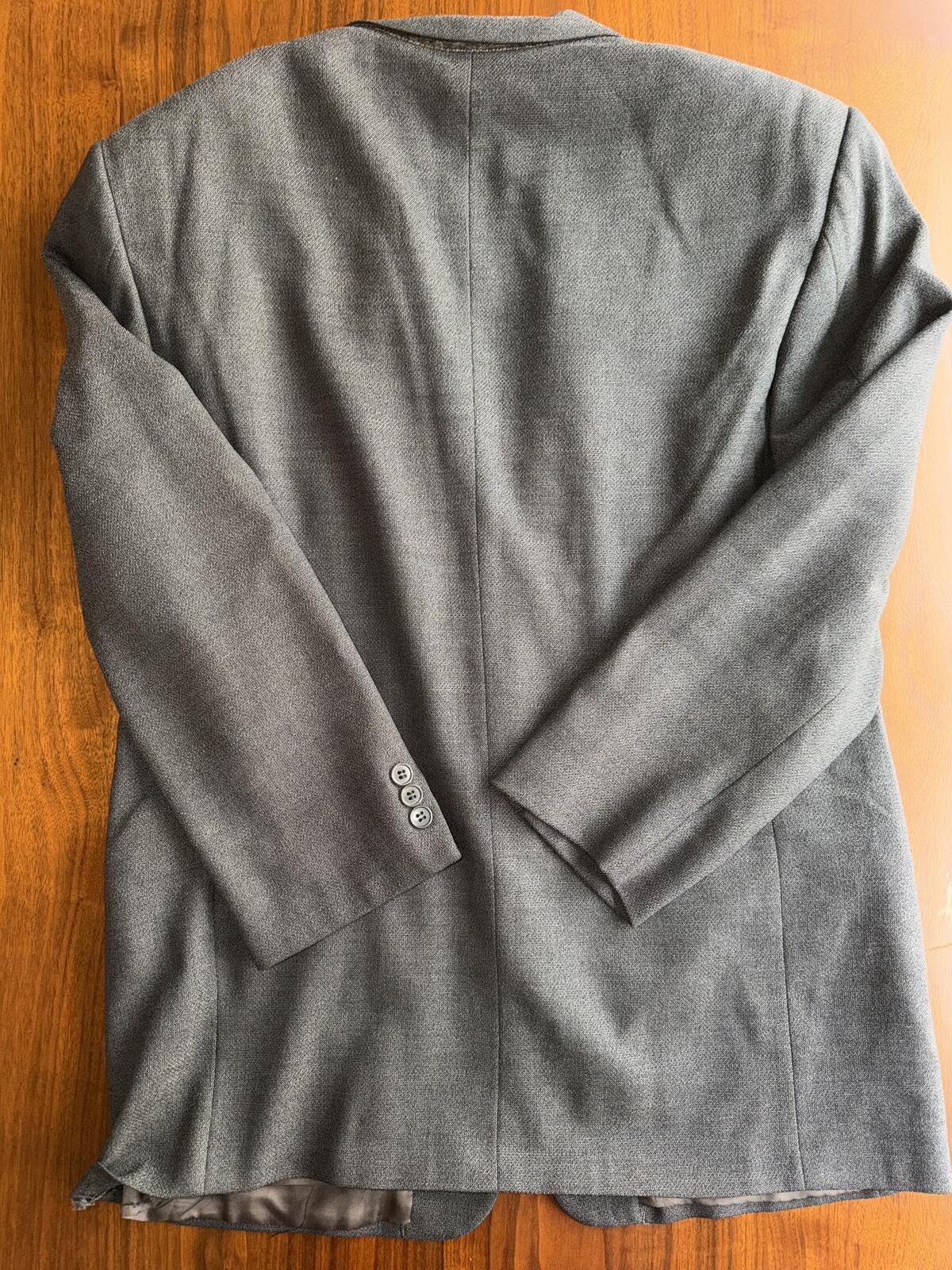 Giorgio Armani Men's Le Collezioni Gray Wool Blend Sport Coat - Size 42R