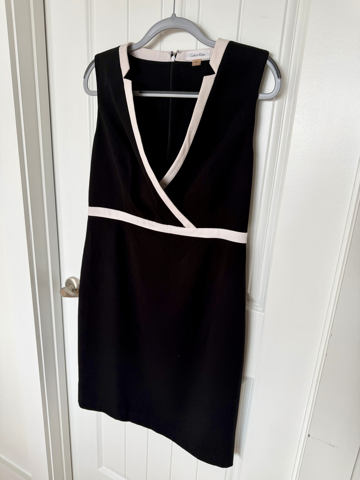 Calvin Klein Women's Black Sleeveless Sheath Dress with White Trim - Size 12