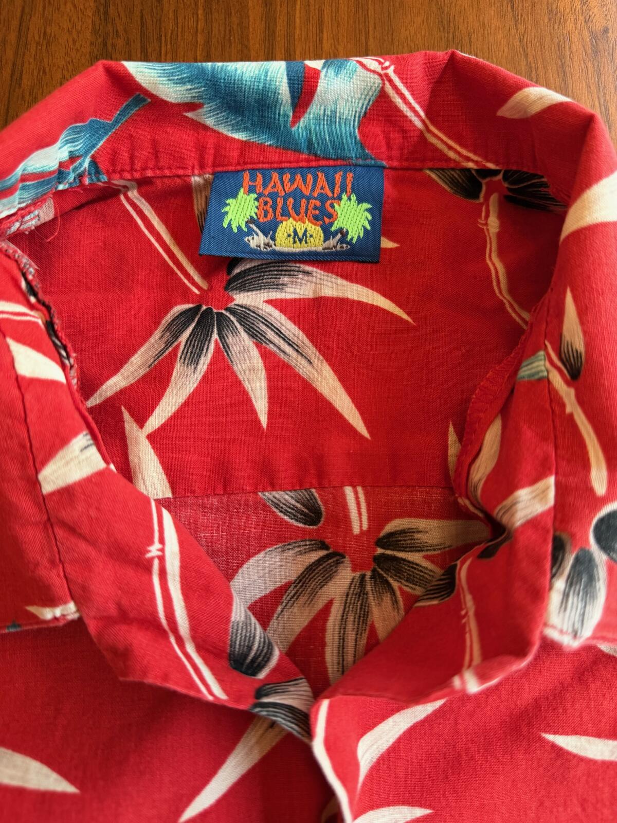 Hawaii Blue Red Tropical Print Short Sleeve Button-Up Shirt - Size M