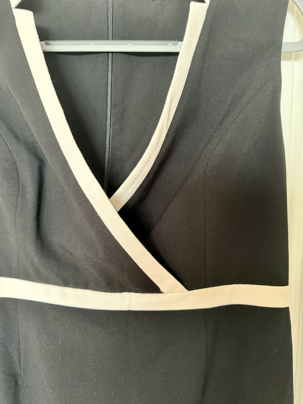 Calvin Klein Women's Black Sleeveless Sheath Dress with White Trim - Size 12