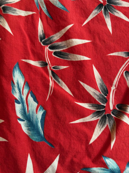 Hawaii Blue Red Tropical Print Short Sleeve Button-Up Shirt - Size M