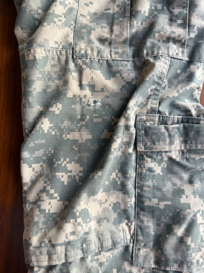 US Army ACU Digital Camo Combat Cargo Trousers - Size Small-Short