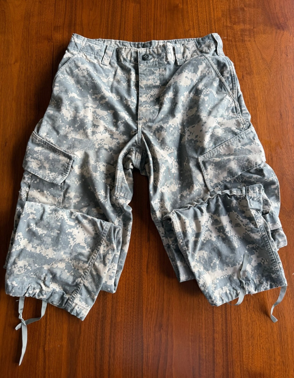 US Army ACU Digital Camo Combat Cargo Trousers - Size Small-Short