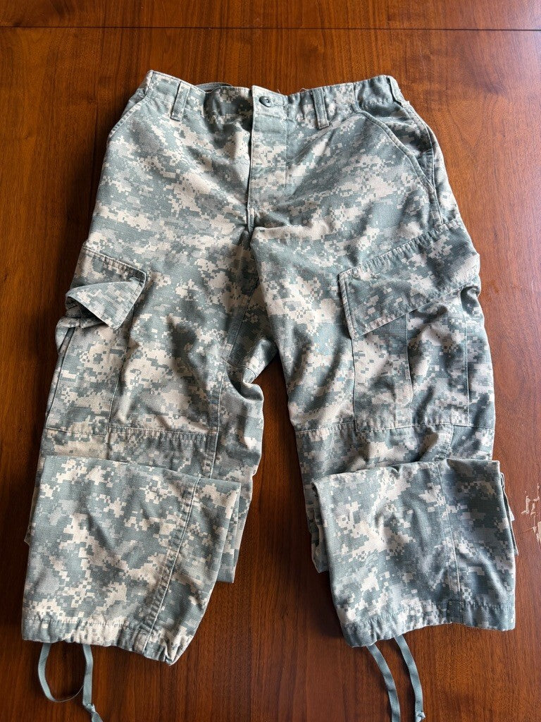 US Army ACU Digital Camo Combat Cargo Trousers - Size Small-Short