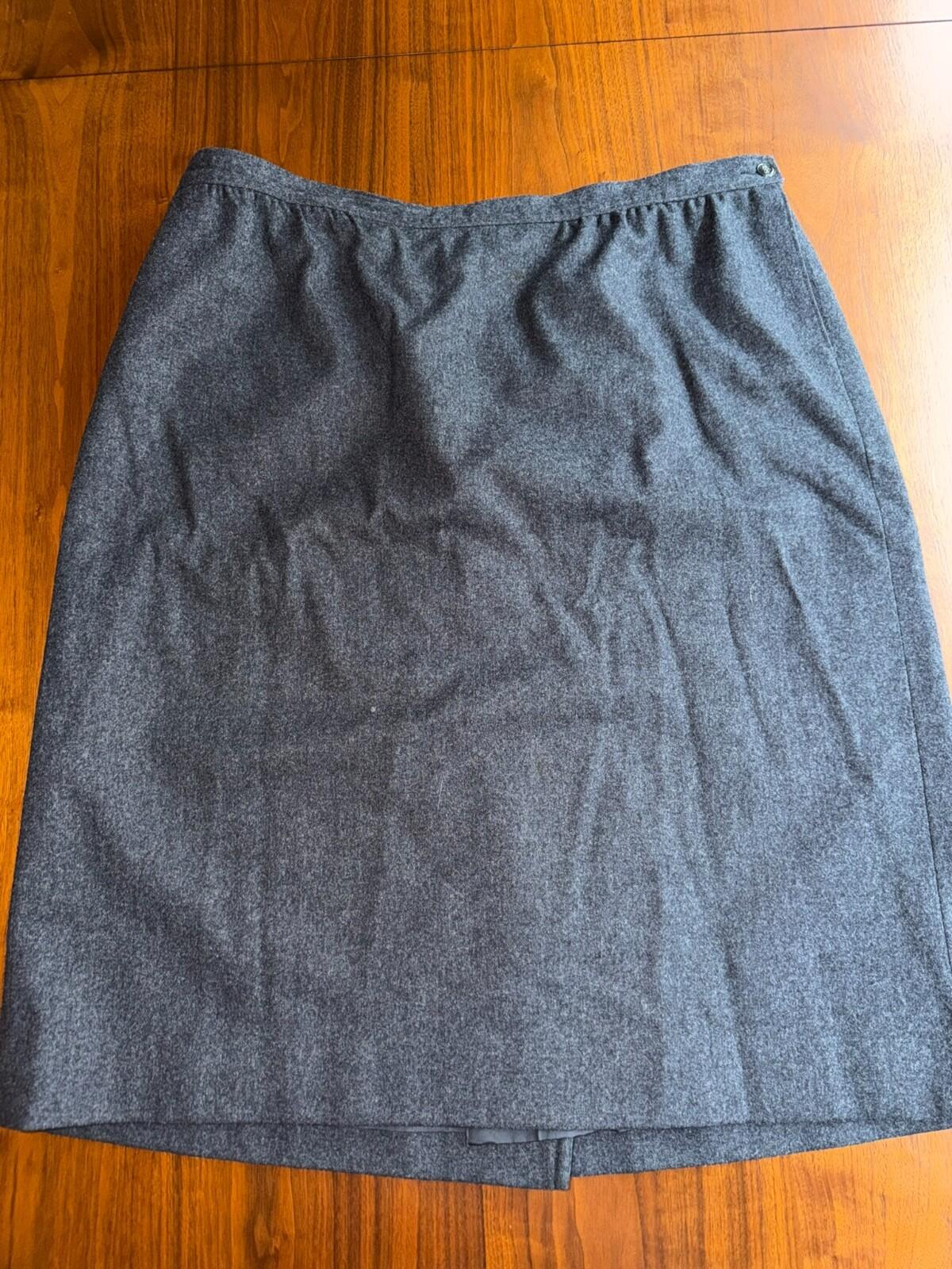 Vintage Pendleton Women's 100% Virgin Wool A-Line Skirt Grey - Size 16.